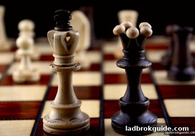 智慧碰撞:立博体育中文版带你探索足球与象棋的策略共融